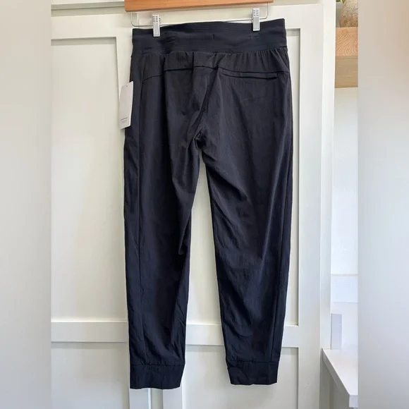 Athleta Trekkie North Jogger Pants Black Womens Size 8 NWT High rise outdoor - Picture 4 of 11